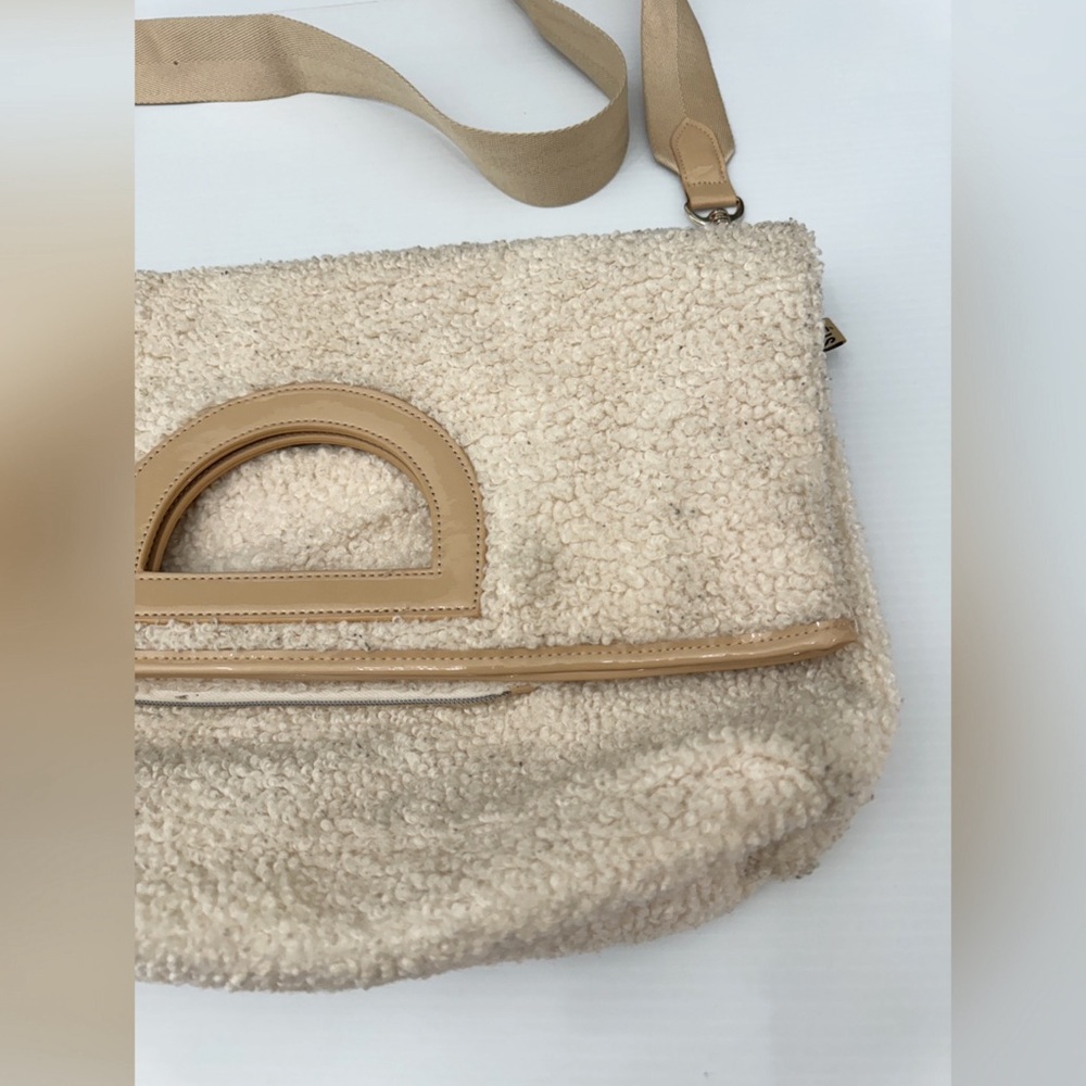 BEIS The Messenger Tote — Limited Edition - Picture 5 of 16